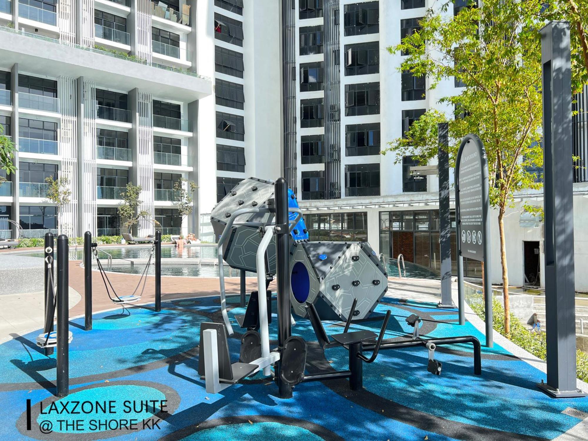 The Shore Cbd Kota Kinabalu By Laxzone Suite Екстериор снимка