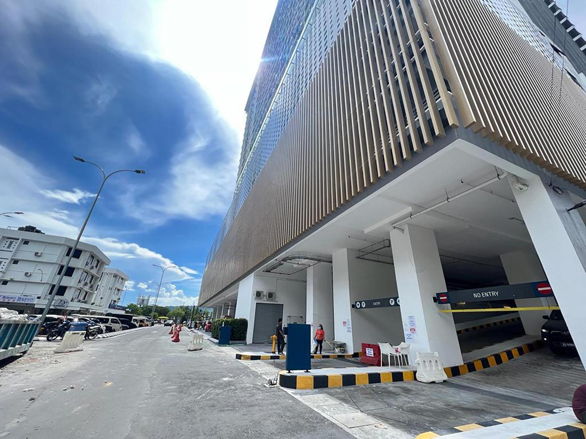 The Shore Cbd Kota Kinabalu By Laxzone Suite Екстериор снимка