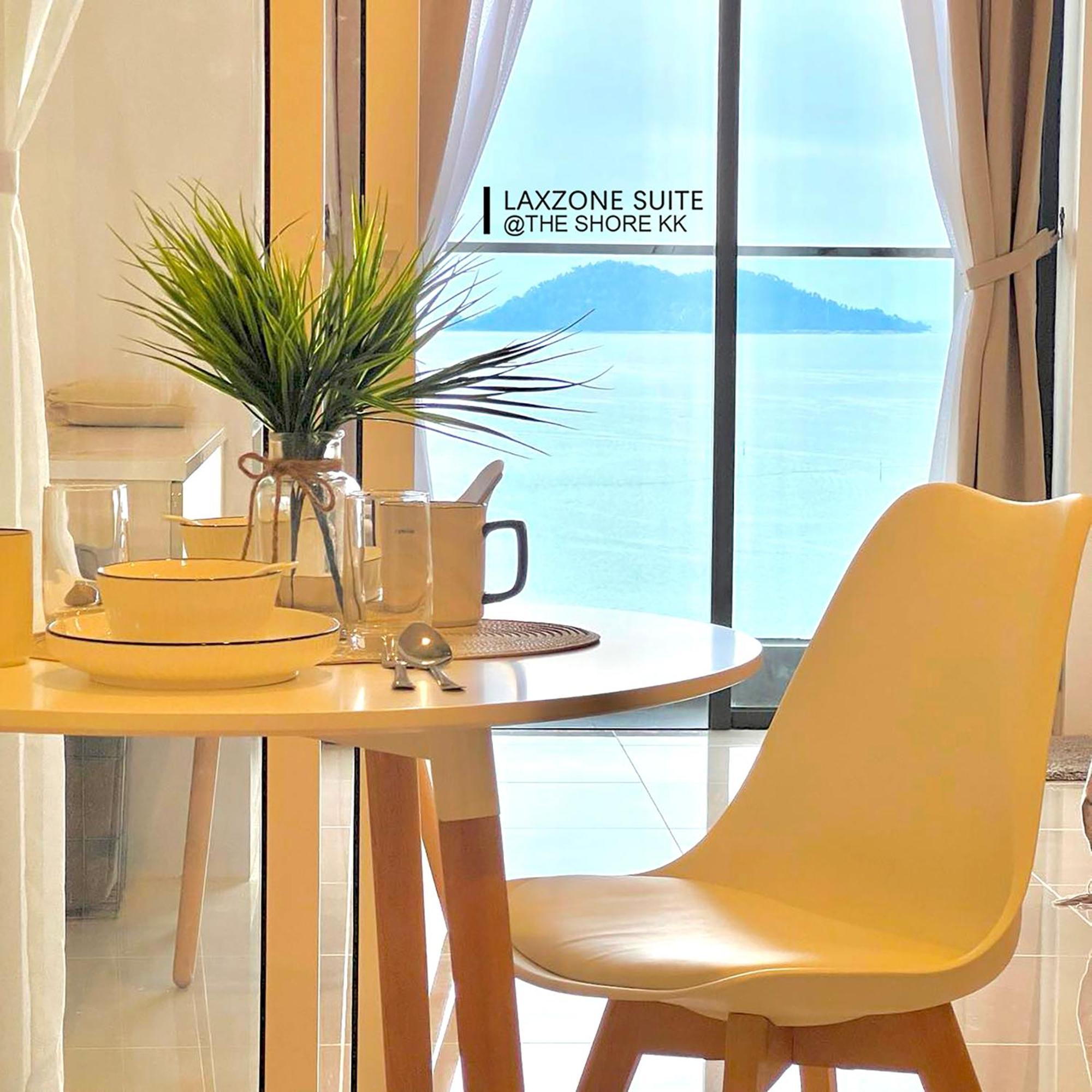 The Shore Cbd Kota Kinabalu By Laxzone Suite Екстериор снимка