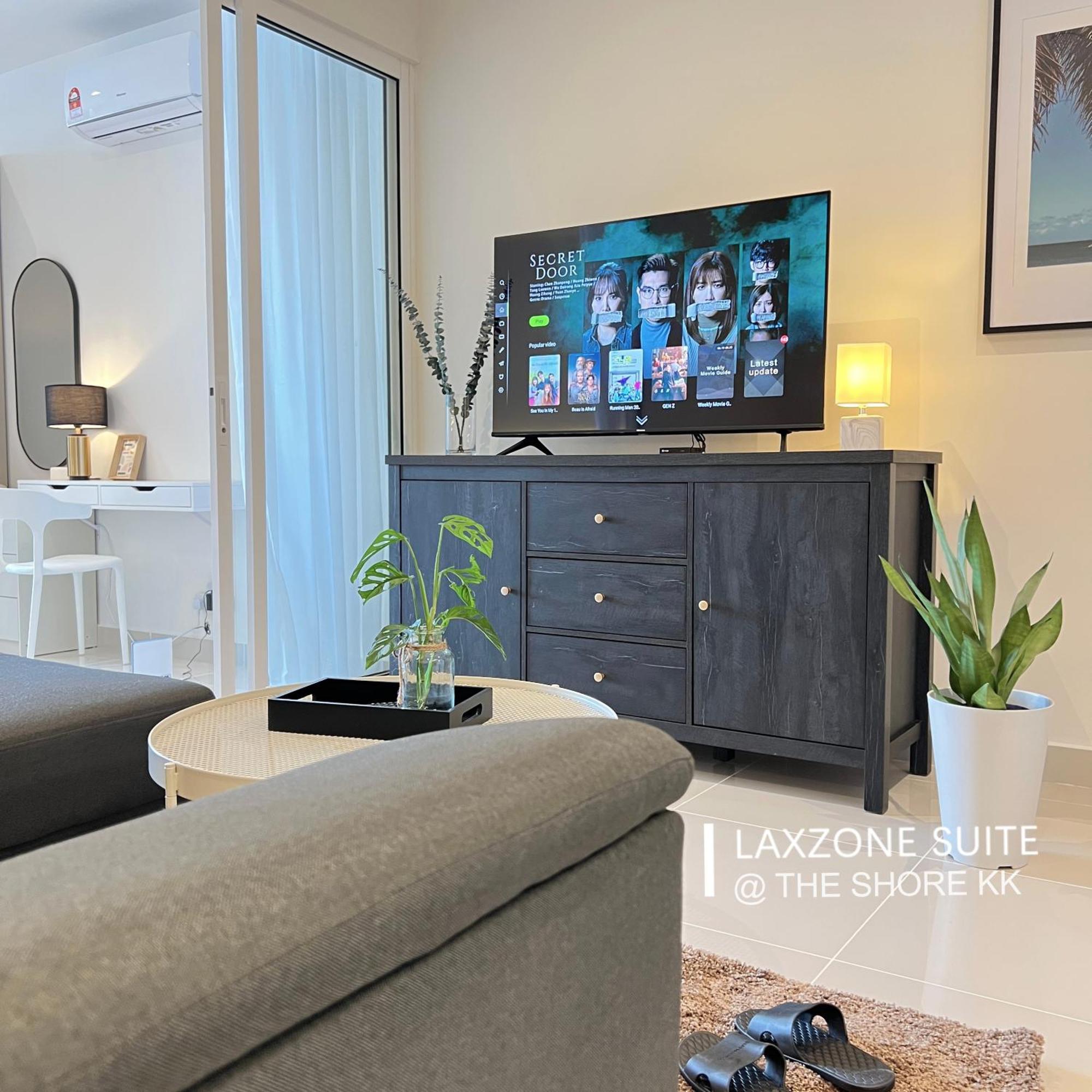 The Shore Cbd Kota Kinabalu By Laxzone Suite Екстериор снимка