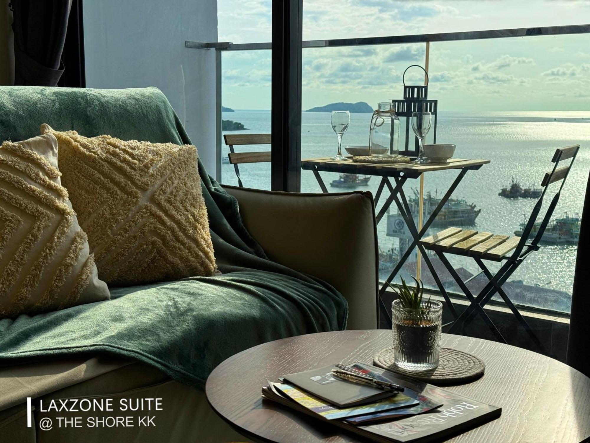 The Shore Cbd Kota Kinabalu By Laxzone Suite Екстериор снимка