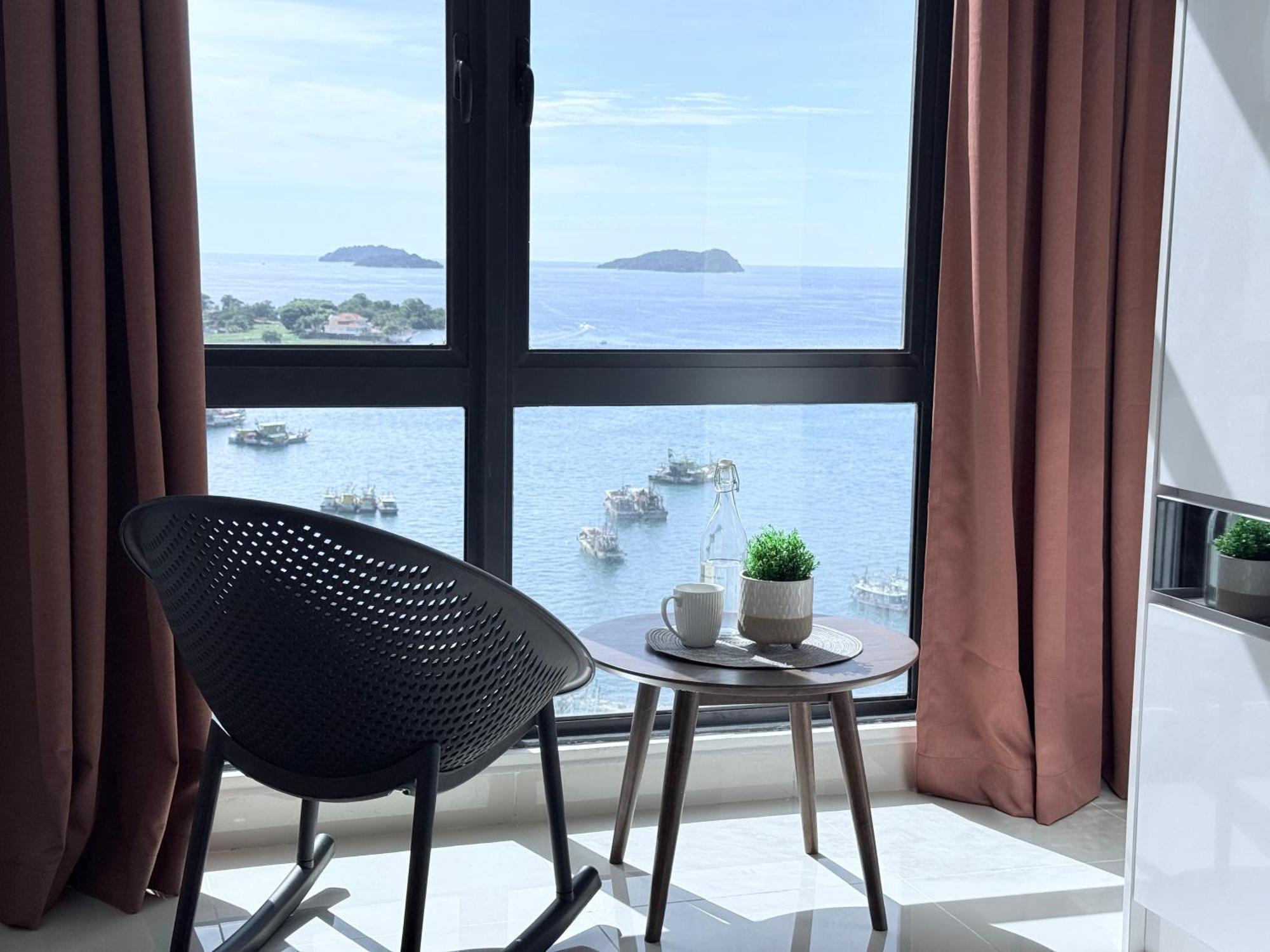 The Shore Cbd Kota Kinabalu By Laxzone Suite Екстериор снимка