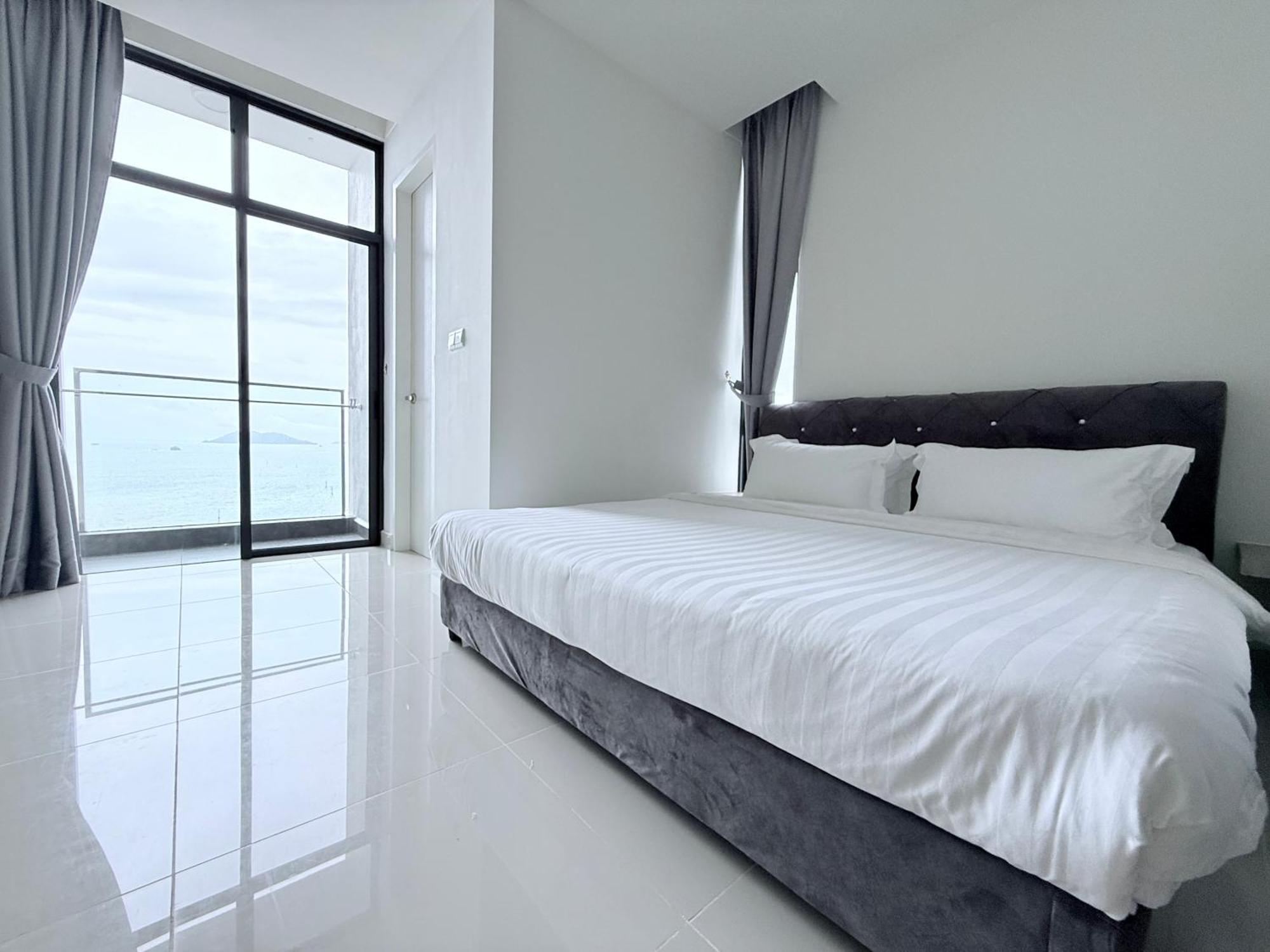 The Shore Cbd Kota Kinabalu By Laxzone Suite Екстериор снимка