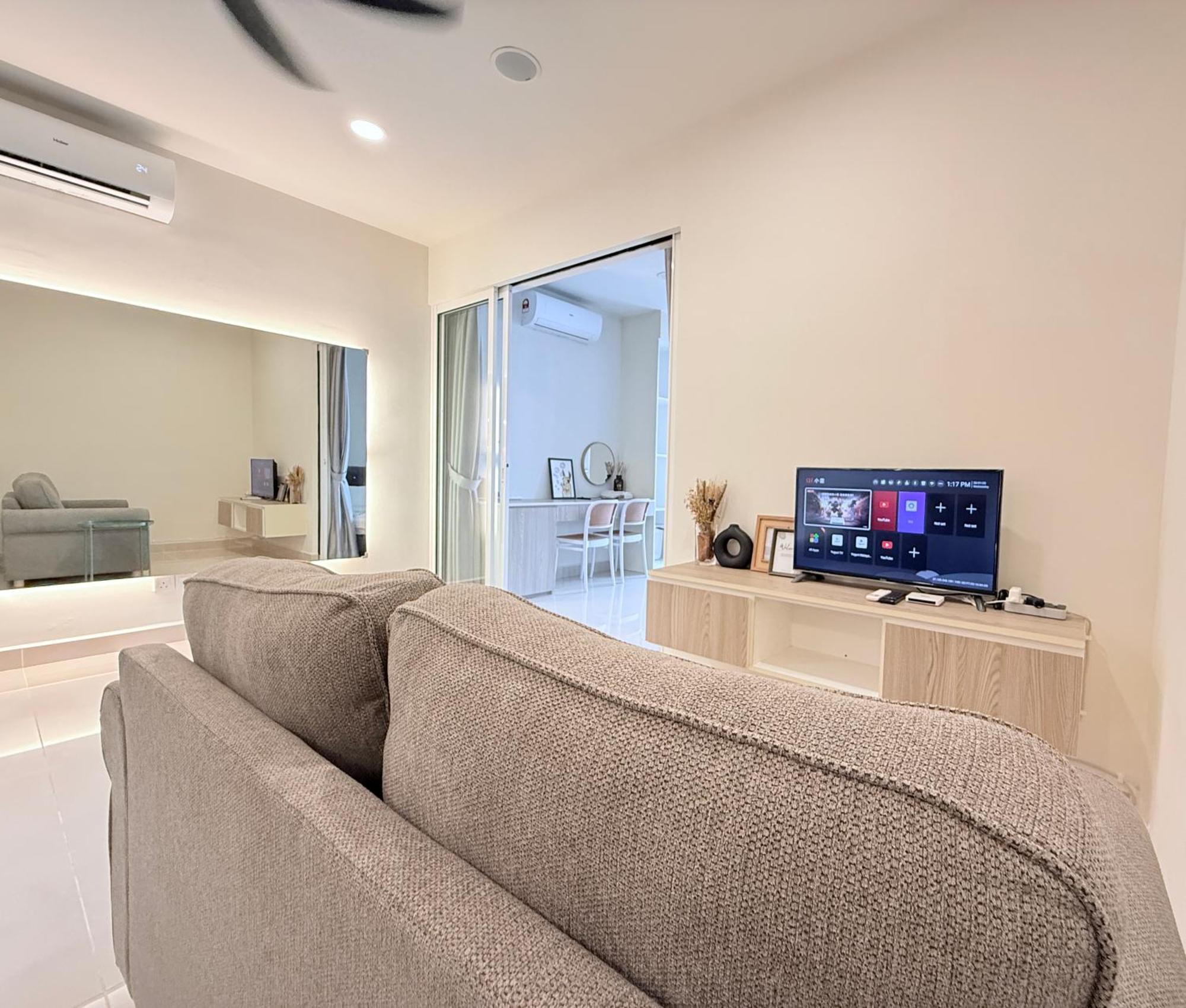 The Shore Cbd Kota Kinabalu By Laxzone Suite Екстериор снимка