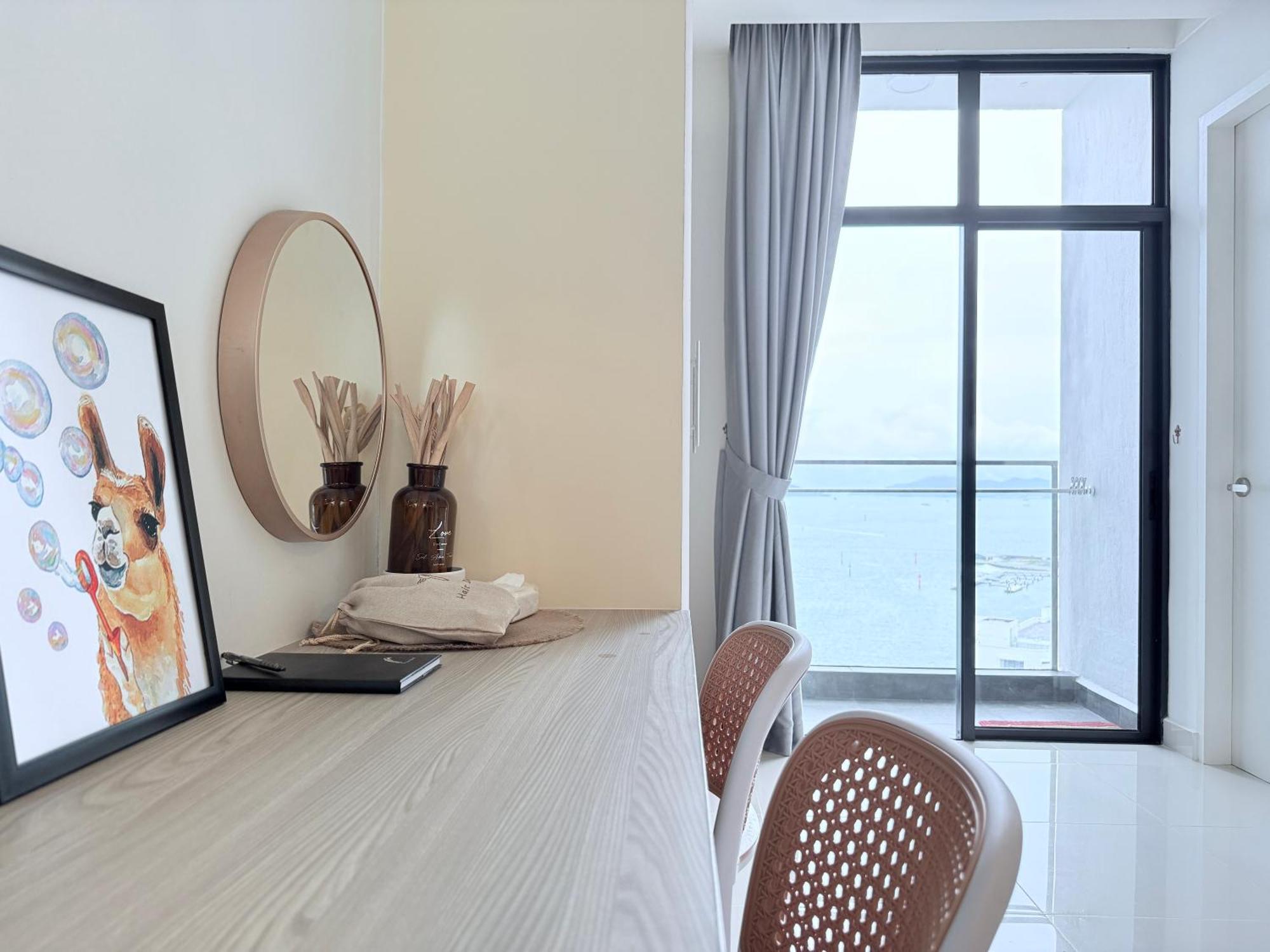 The Shore Cbd Kota Kinabalu By Laxzone Suite Стая снимка