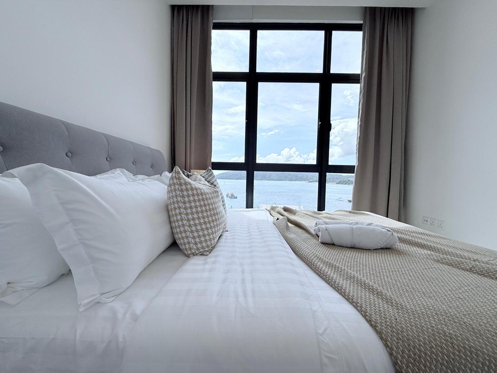The Shore Cbd Kota Kinabalu By Laxzone Suite Екстериор снимка